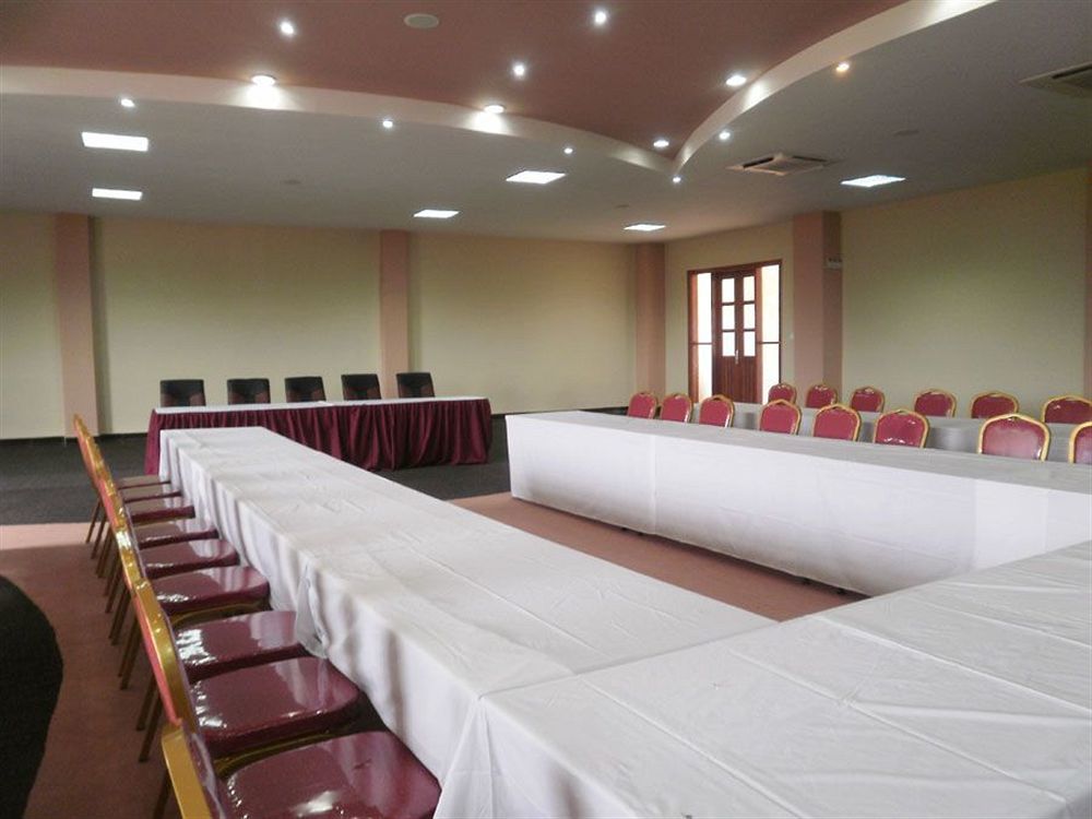 Silver Springs Hotel Kampala Exterior photo